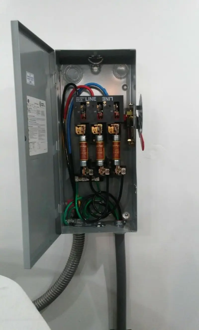 Three-phase disconnect switch installed for Smoke Detector Installation in Sylvan